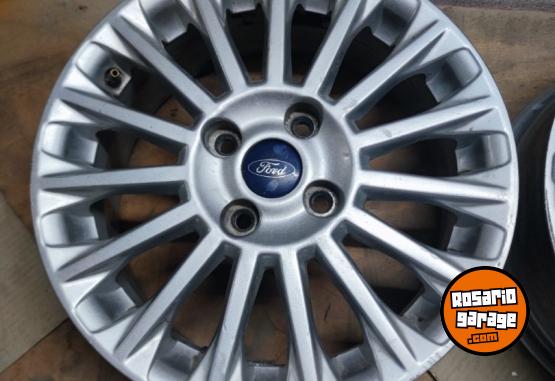 Accesorios para Autos - Llantas 16" Ford Fiesta Kinetic Impecables $480.000 las 4. NO BAJO PRECIO - En Venta