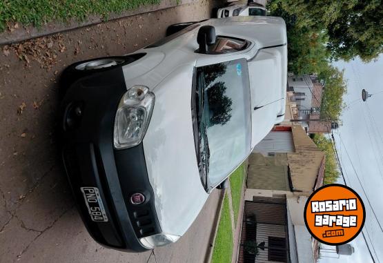 Utilitarios - Fiat Fiorino 2015 Nafta 205000Km - En Venta
