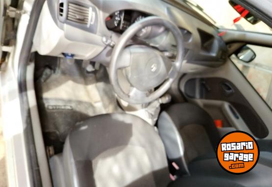 Autos - Renault Symbol 2011 GNC 140000Km - En Venta