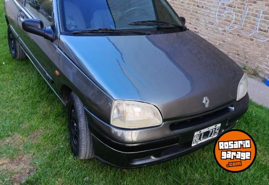 Autos - Renault Clio 1997 Nafta 247000Km - En Venta