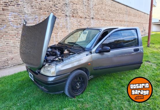 Autos - Renault Clio 1997 Nafta 247000Km - En Venta
