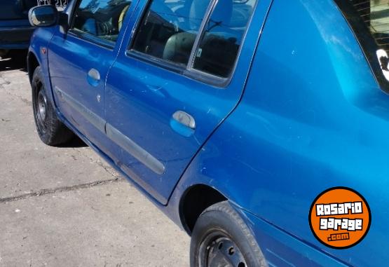 Autos - Renault Clio 2002 Nafta 250000Km - En Venta