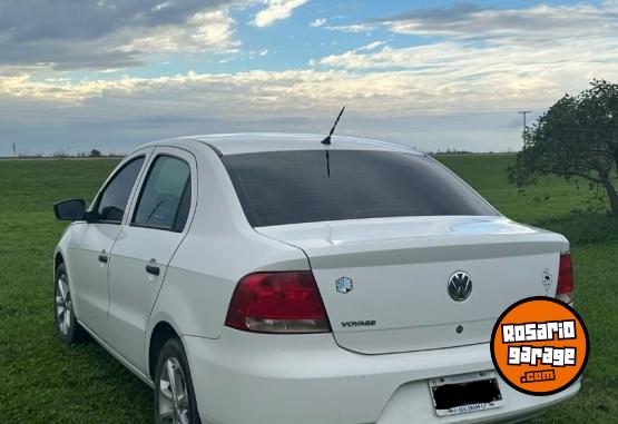 Autos - Volkswagen Voyage 2012 Nafta 246000Km - En Venta