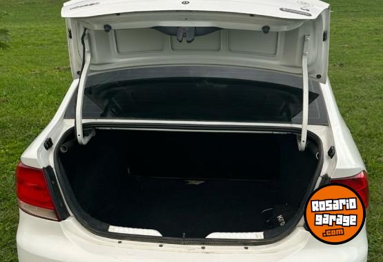 Autos - Volkswagen Voyage 2012 Nafta 246000Km - En Venta