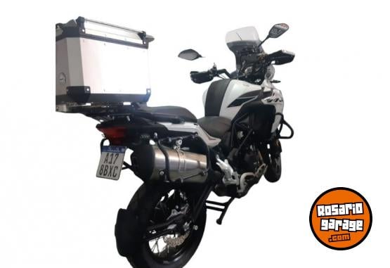 Motos - Benelli TRK 502X 2023 Nafta 13000Km - En Venta