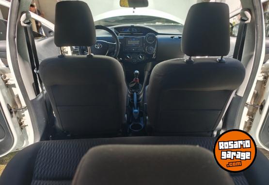 Autos - Toyota 1.5 Xls pack 6 mt 2022 Nafta 50000Km - En Venta