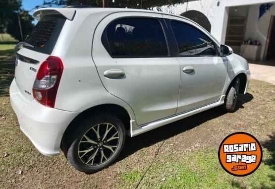 Autos - Toyota 1.5 Xls pack 6 mt 2022 Nafta 50000Km - En Venta