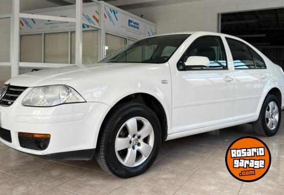 Autos - Volkswagen BORA TRENDLINE 2011 Nafta 147900Km - En Venta