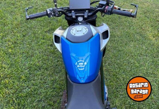 Motos - CF 300nk 2023 Nafta 15000Km - En Venta