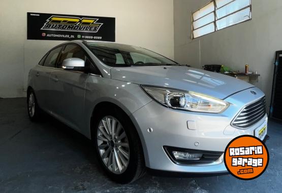 Autos - Ford Focus lll 2017 Nafta 128000Km - En Venta