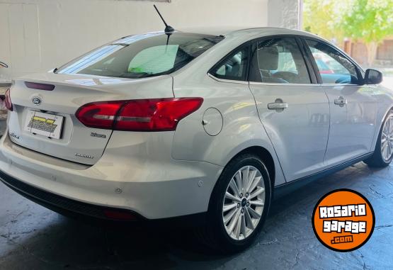 Autos - Ford Focus lll 2017 Nafta 128000Km - En Venta