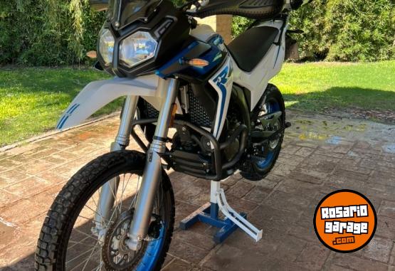 Motos - Voge Rally 300 2024 Nafta 5900Km - En Venta