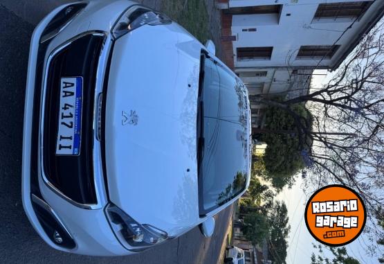 Autos - Peugeot 208 2016 Nafta 94000Km - En Venta