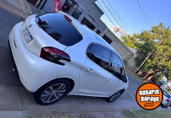 Autos - Peugeot 208 2016 Nafta 94000Km - En Venta