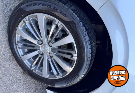Autos - Peugeot 208 2016 Nafta 94000Km - En Venta