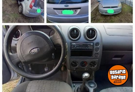 Autos - Ford FIESTA AMBIENTE 2003 Nafta 180000Km - En Venta
