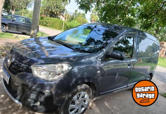 Utilitarios - Renault Kangoo 2018 Nafta 107000Km - En Venta