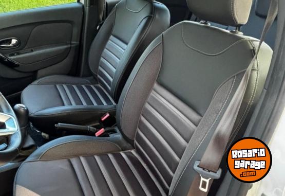 Autos - Renault sandero intens 2024 Nafta 60000Km - En Venta