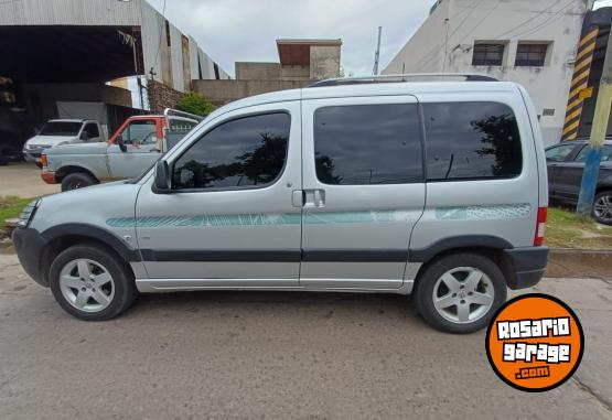 Utilitarios - Peugeot Partner 2017 Diesel 186000Km - En Venta