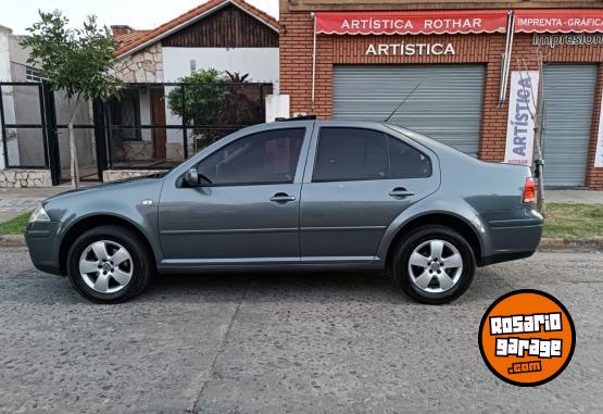 Autos - Volkswagen Bora 2011 Nafta 275000Km - En Venta