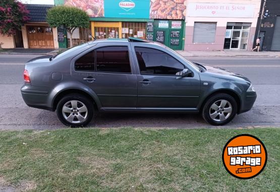 Autos - Volkswagen Bora 2011 Nafta 275000Km - En Venta