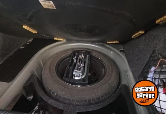 Autos - Volkswagen Bora 2011 Nafta 275000Km - En Venta