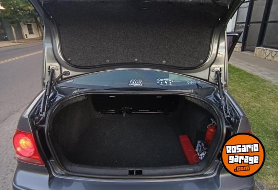 Autos - Volkswagen Bora 2011 Nafta 275000Km - En Venta