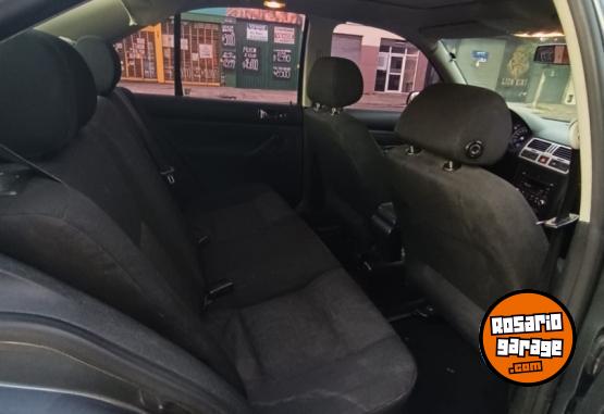 Autos - Volkswagen Bora 2011 Nafta 275000Km - En Venta