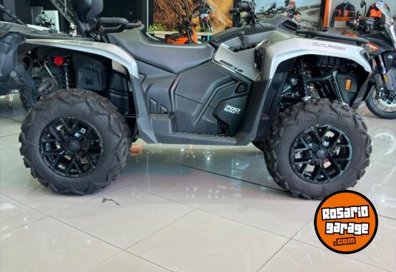 Cuatris y UTVs - Can Am OUTLANDER 700 MAX XT 2024  1200Km - En Venta
