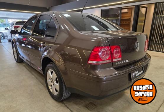 Autos - Volkswagen BORA TRENDLINE 2.0L 2011 Nafta 155000Km - En Venta