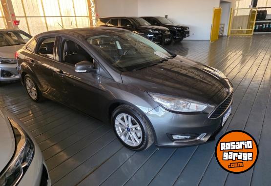 Autos - Ford Focus 2.0 SE mt , 4p seda 2018 Nafta 94400Km - En Venta