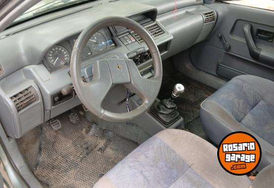 Autos - Renault Clio 1 2000 Diesel 249000Km - En Venta