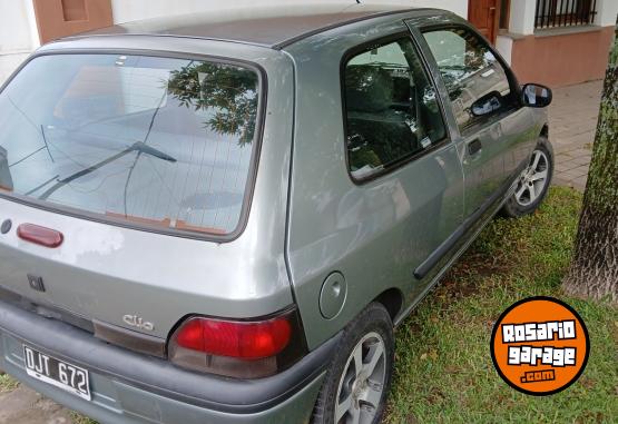Autos - Renault Clio 1 2000 Diesel 249000Km - En Venta