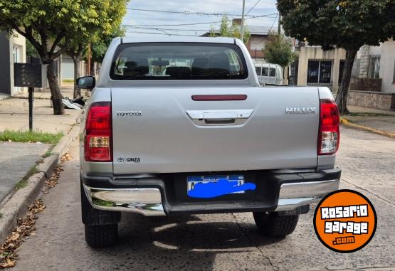 Camionetas - Toyota Hilux  SR dc 2.4 2024 Diesel 10000Km - En Venta