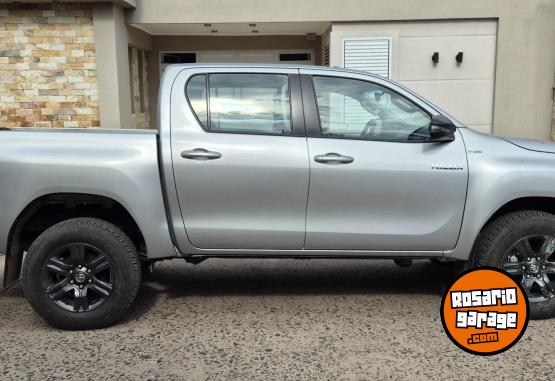 Camionetas - Toyota Hilux  SR dc 2.4 2024 Diesel 10000Km - En Venta