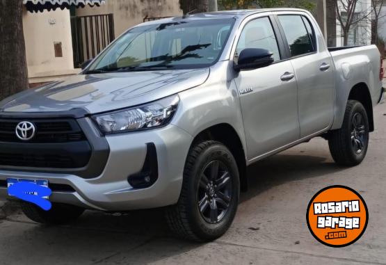 Camionetas - Toyota Hilux  SR dc 2.4 2024 Diesel 10000Km - En Venta