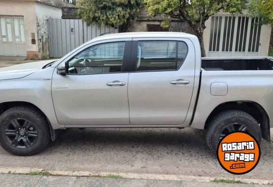 Camionetas - Toyota Hilux  SR dc 2.4 2024 Diesel 10000Km - En Venta