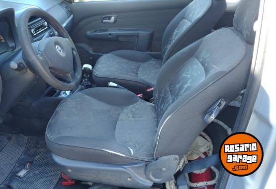 Utilitarios - Fiat Strada adventure 2006 GNC 266000Km - En Venta