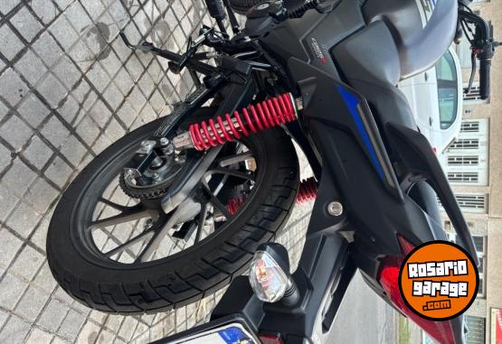 Motos - Honda Cb 125dlx 2023 Nafta 7400Km - En Venta