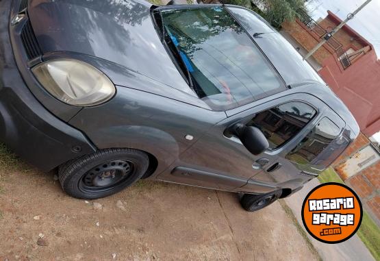 Utilitarios - Renault Kangoo confort 1.6 k4 2012 Nafta 258500Km - En Venta