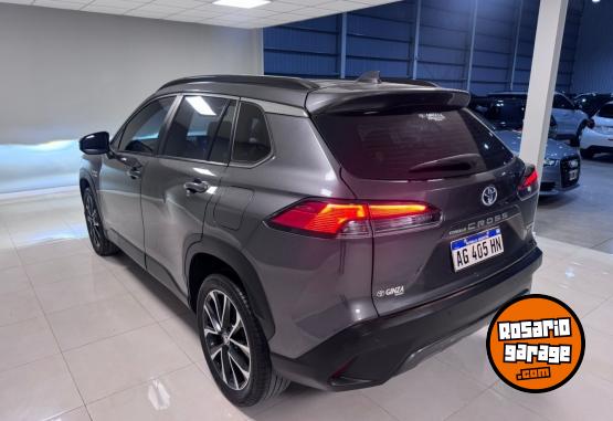 Autos - Toyota COROLLA CROSS SEG HYBRIDA 2024 Electrico / Hibrido 65000Km - En Venta