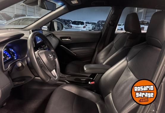 Autos - Toyota COROLLA CROSS SEG HYBRIDA 2024 Electrico / Hibrido 65000Km - En Venta