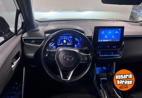 Autos - Toyota COROLLA CROSS SEG HYBRIDA 2024 Electrico / Hibrido 65000Km - En Venta