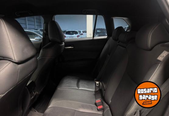Autos - Toyota COROLLA CROSS SEG HYBRIDA 2024 Electrico / Hibrido 65000Km - En Venta