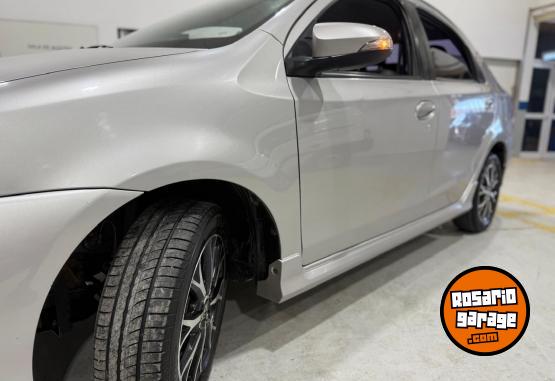 Autos - Toyota XLS 4 PUERTAS 2019 Nafta 75000Km - En Venta