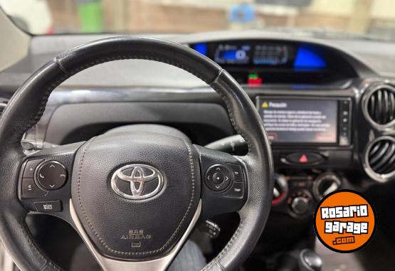 Autos - Toyota XLS 4 PUERTAS 2019 Nafta 75000Km - En Venta