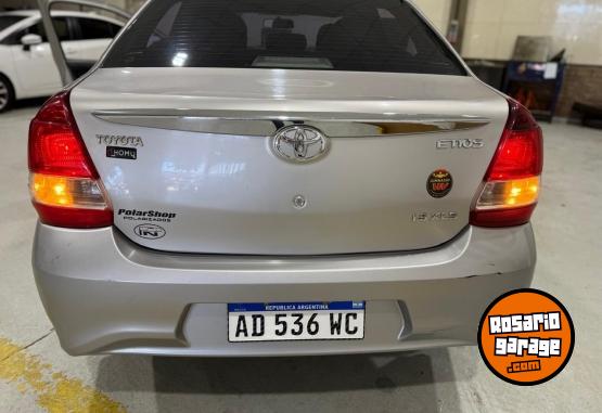 Autos - Toyota XLS 4 PUERTAS 2019 Nafta 75000Km - En Venta