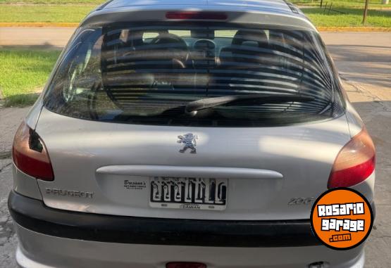 Autos - Peugeot 206 2003 Nafta 250000Km - En Venta