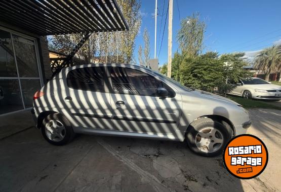 Autos - Peugeot 206 2003 Nafta 250000Km - En Venta