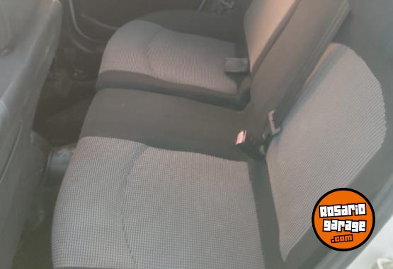 Autos - Peugeot 206 2003 Nafta 250000Km - En Venta